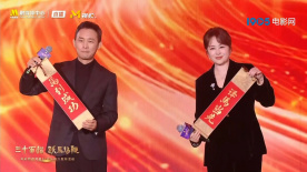 操小姐的逼